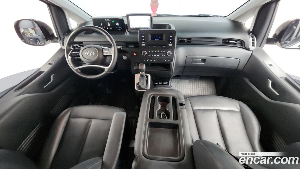 Hyundai Staria 2024