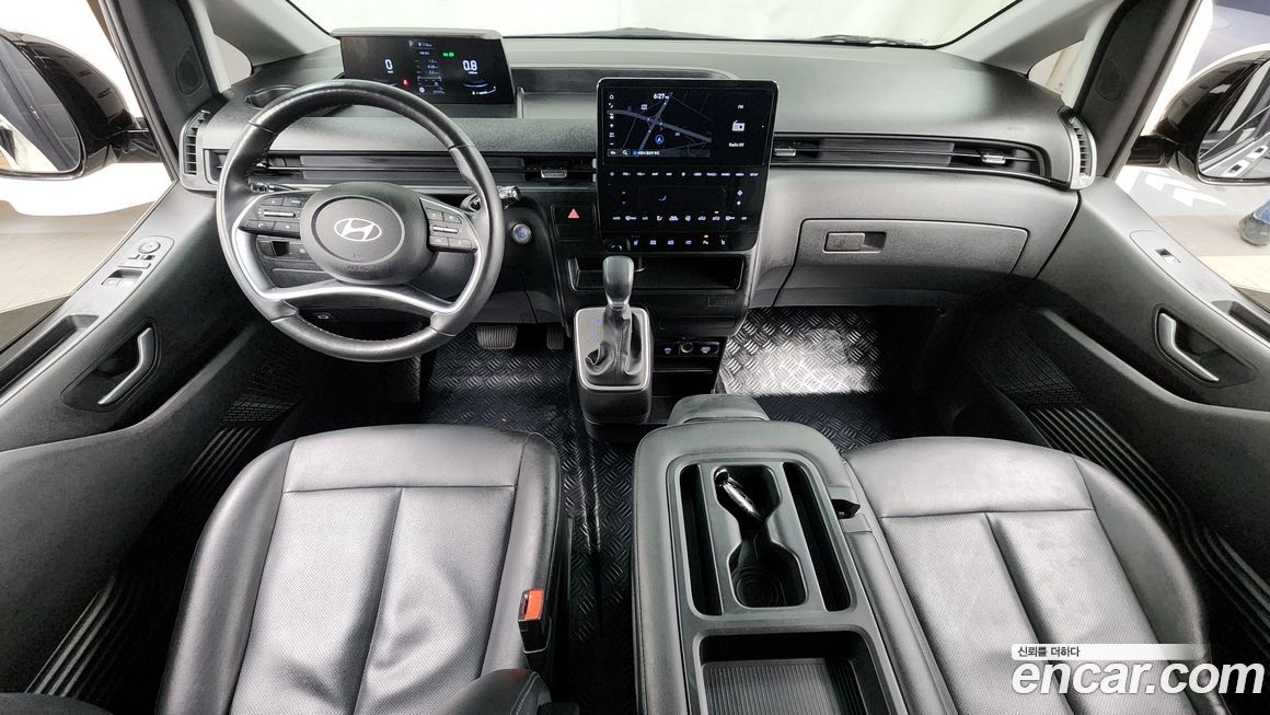 Hyundai Staria 2025