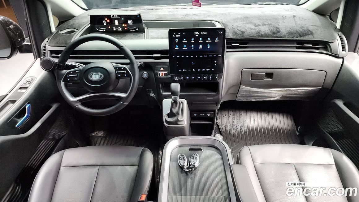 Hyundai Staria 2025