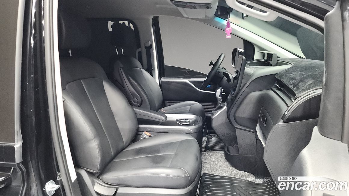 Hyundai Staria 2025