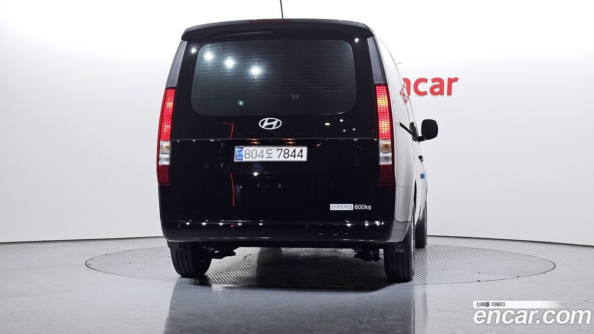 Hyundai Staria 2025