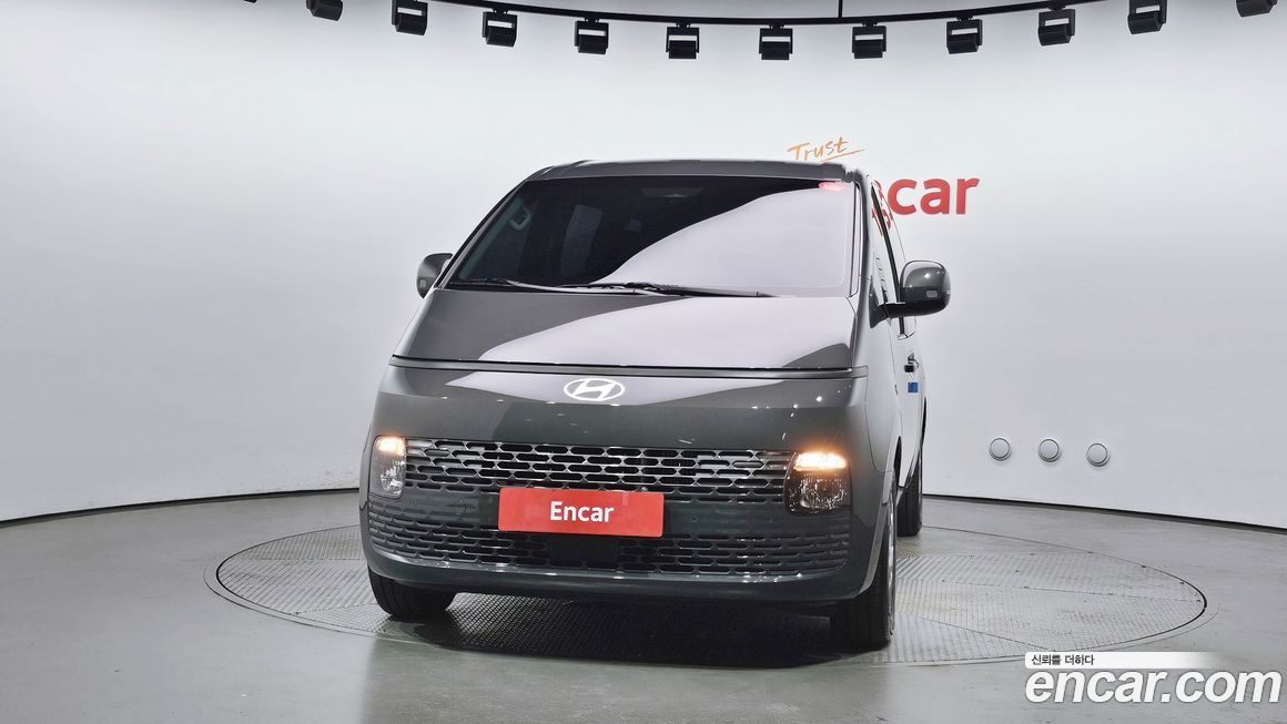 Hyundai Staria 2025