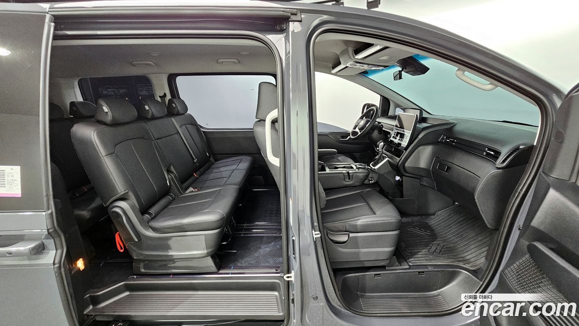 Hyundai Staria 2025