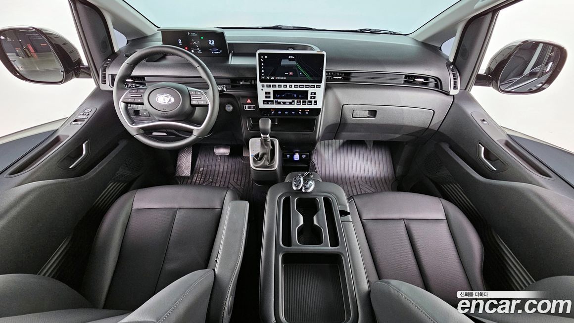 Hyundai Staria 2025
