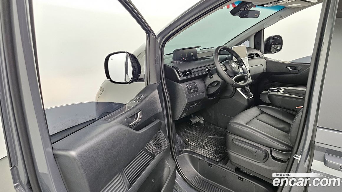 Hyundai Staria 2025