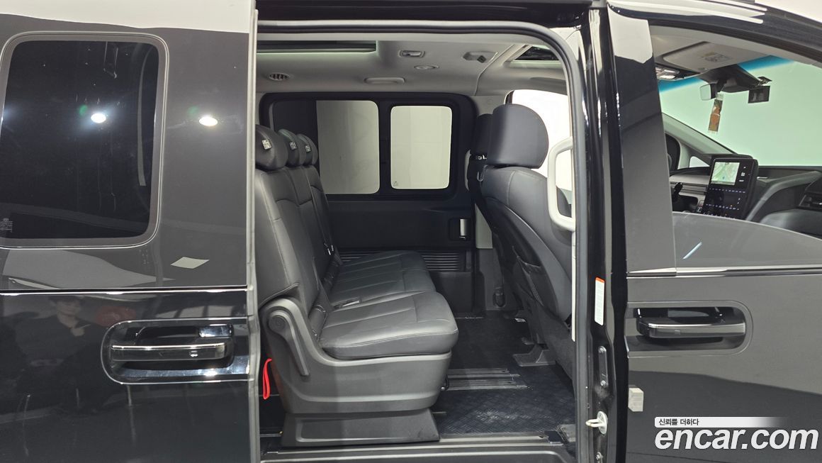 Hyundai Staria 2025