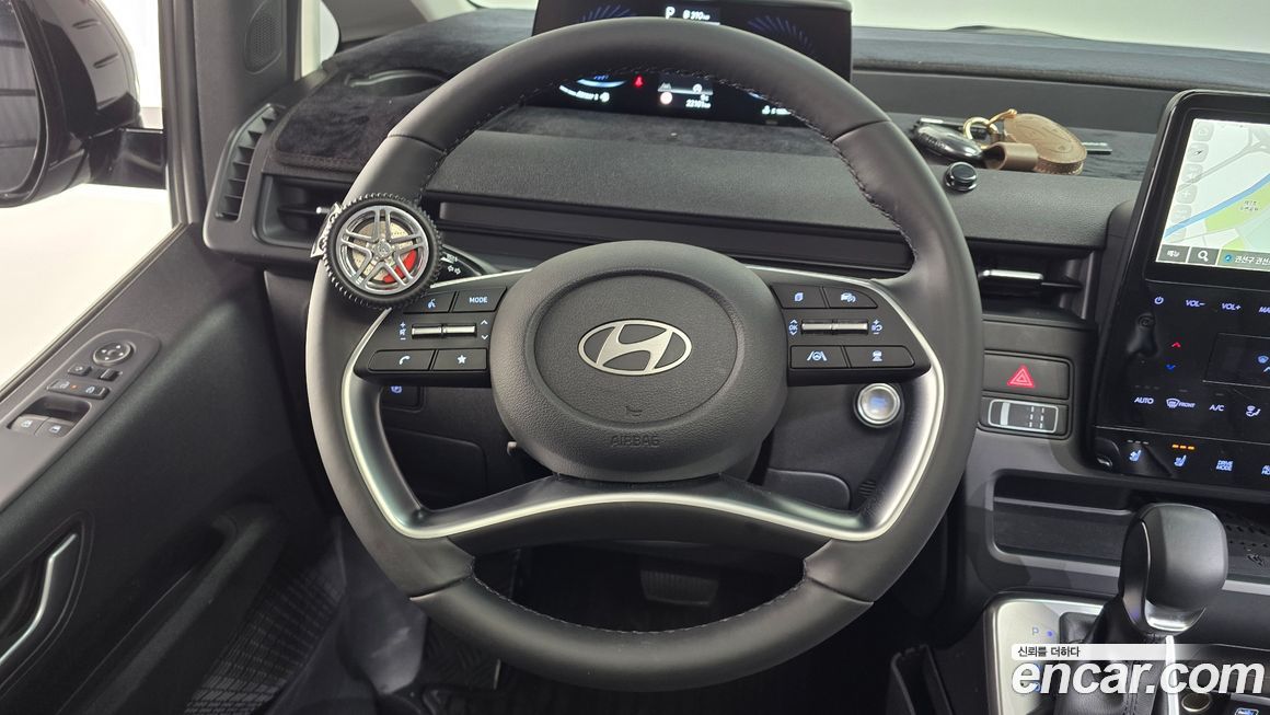 Hyundai Staria 2025