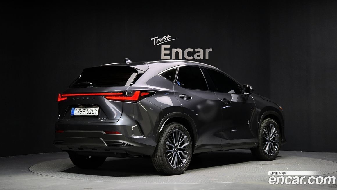 Lexus NX 2025