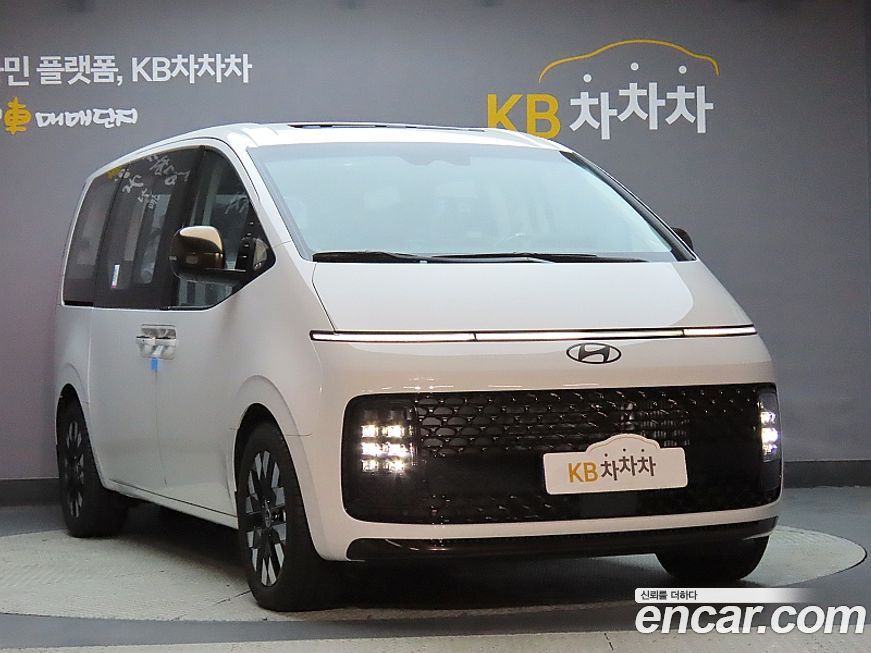 Hyundai Staria 2025