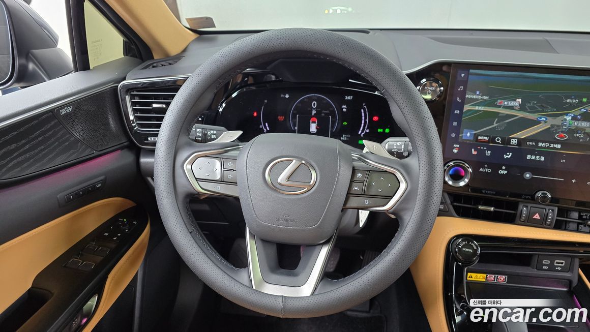 Lexus NX 2025