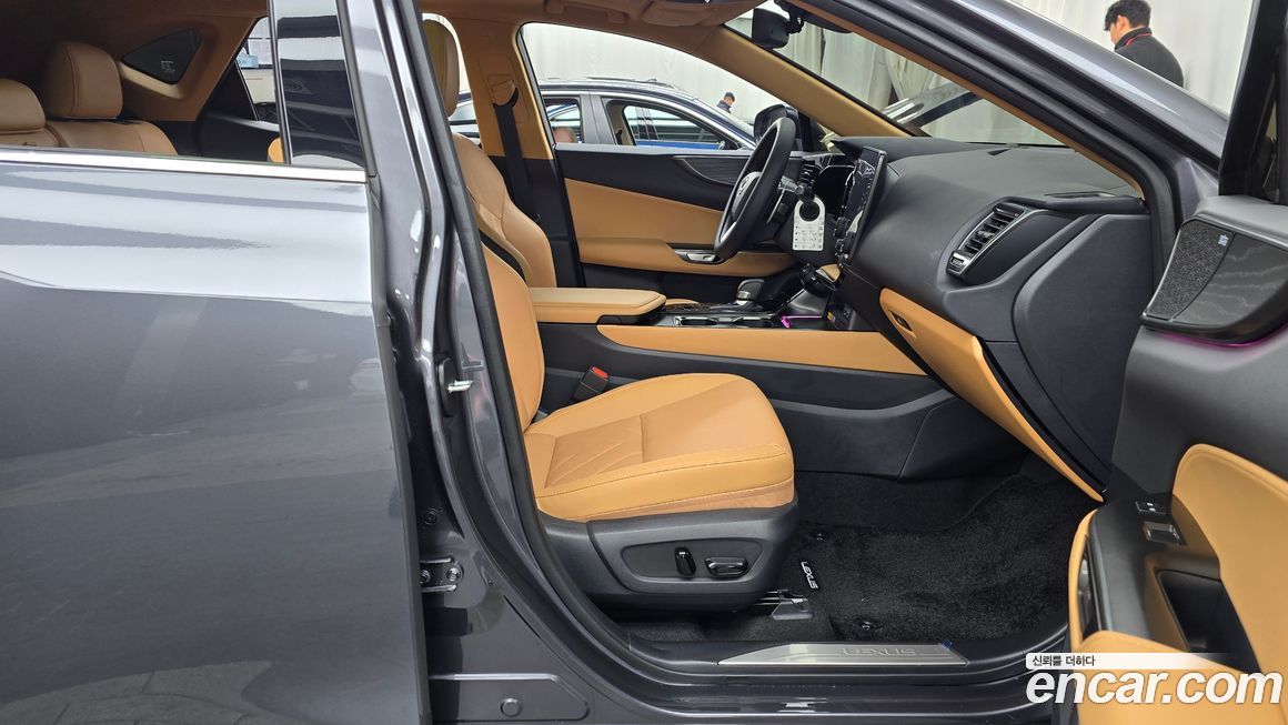 Lexus NX 2025