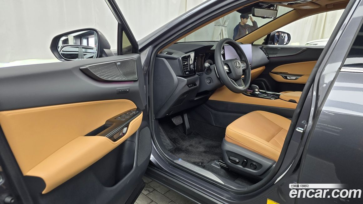Lexus NX 2025