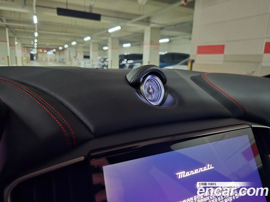 Maserati Ghibli 2021