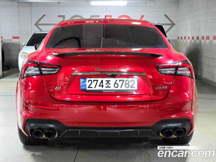 Maserati Ghibli 2021