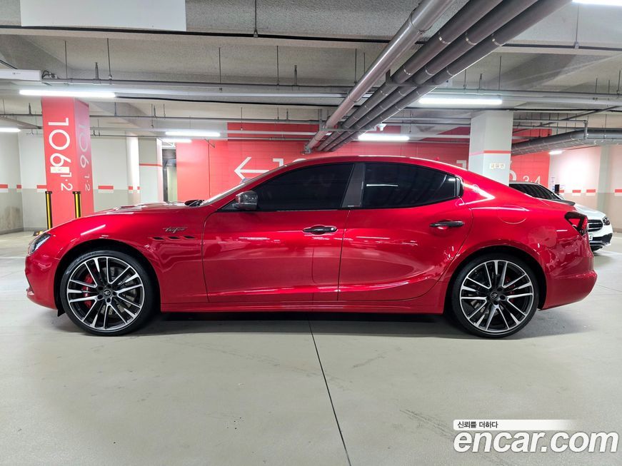 Maserati Ghibli 2021