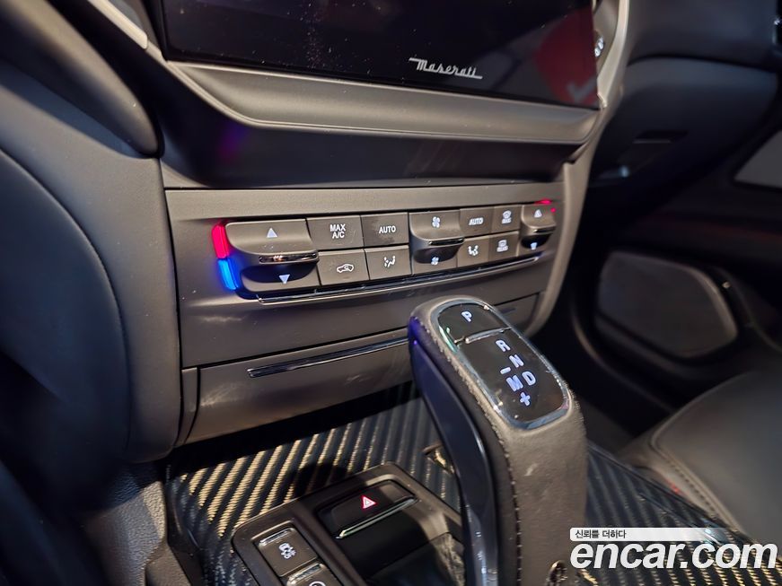 Maserati Ghibli 2021