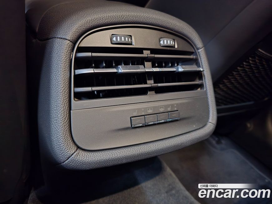 Maserati Ghibli 2021