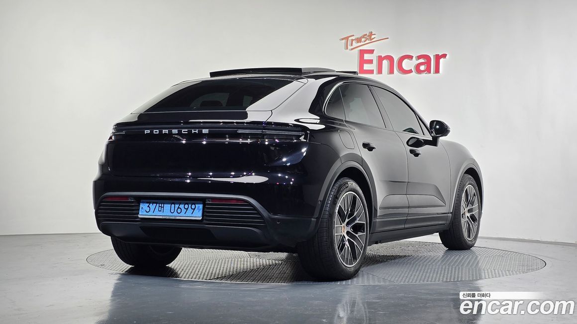 Porsche Macan 2025