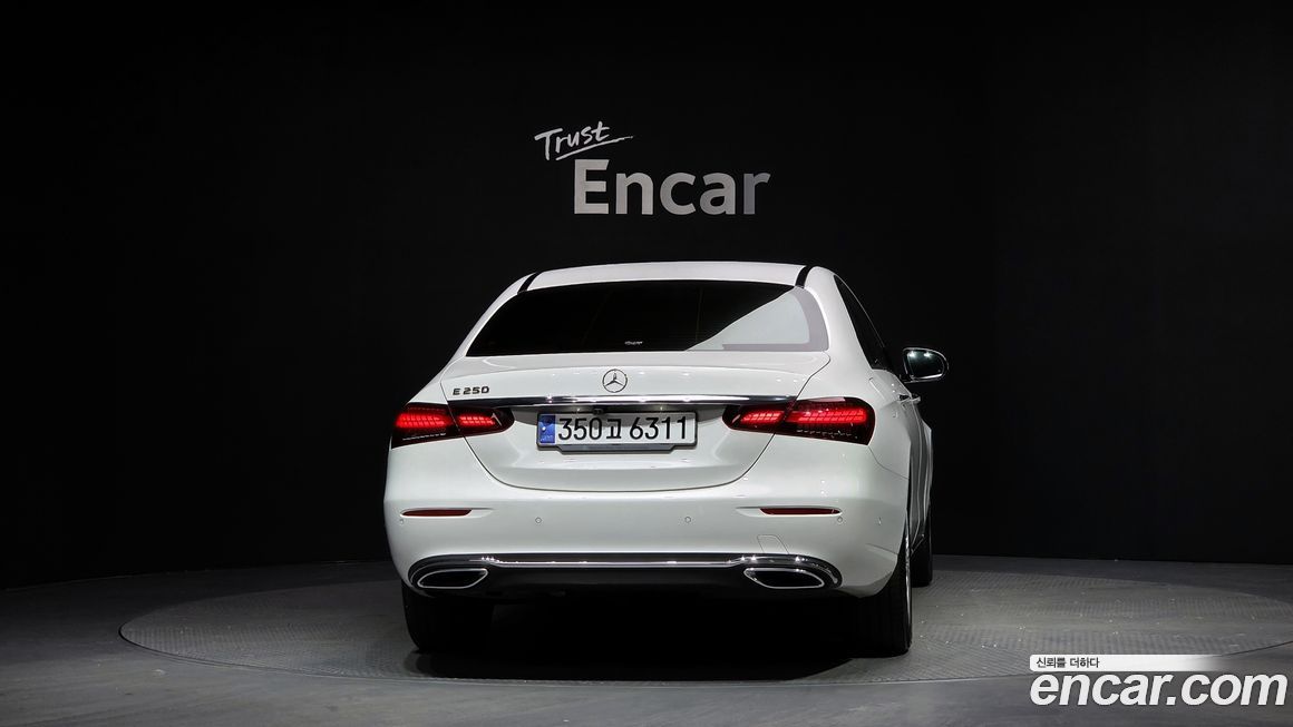 Mercedes-Benz E-Class 2021