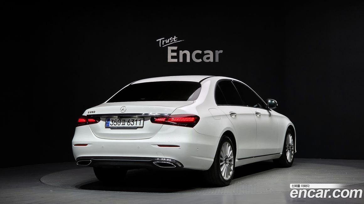 Mercedes-Benz E-Class 2021