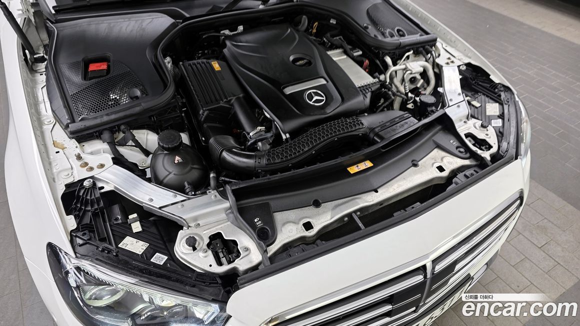 Mercedes-Benz E-Class 2021