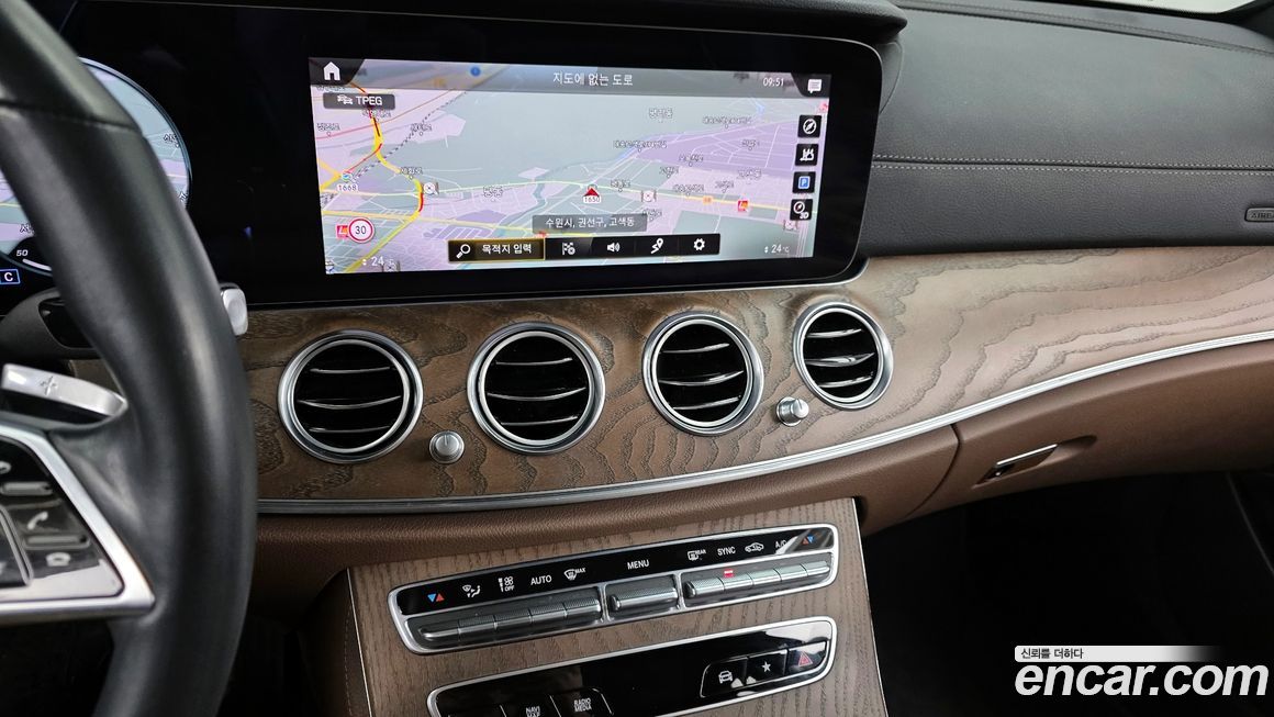 Mercedes-Benz E-Class 2021