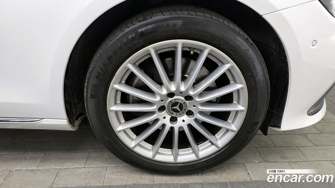 Mercedes-Benz E-Class 2021