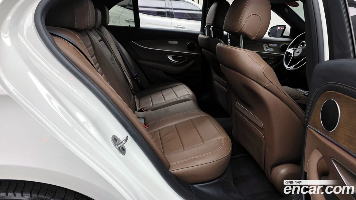 Mercedes-Benz E-Class 2021