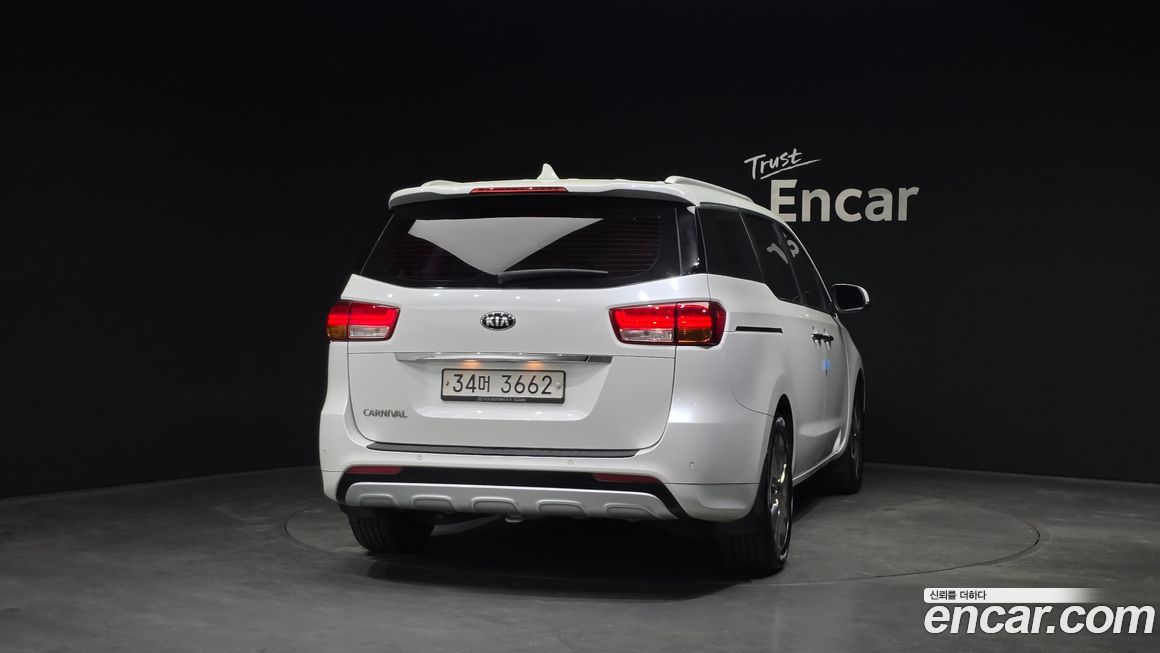 Kia Canival 2015