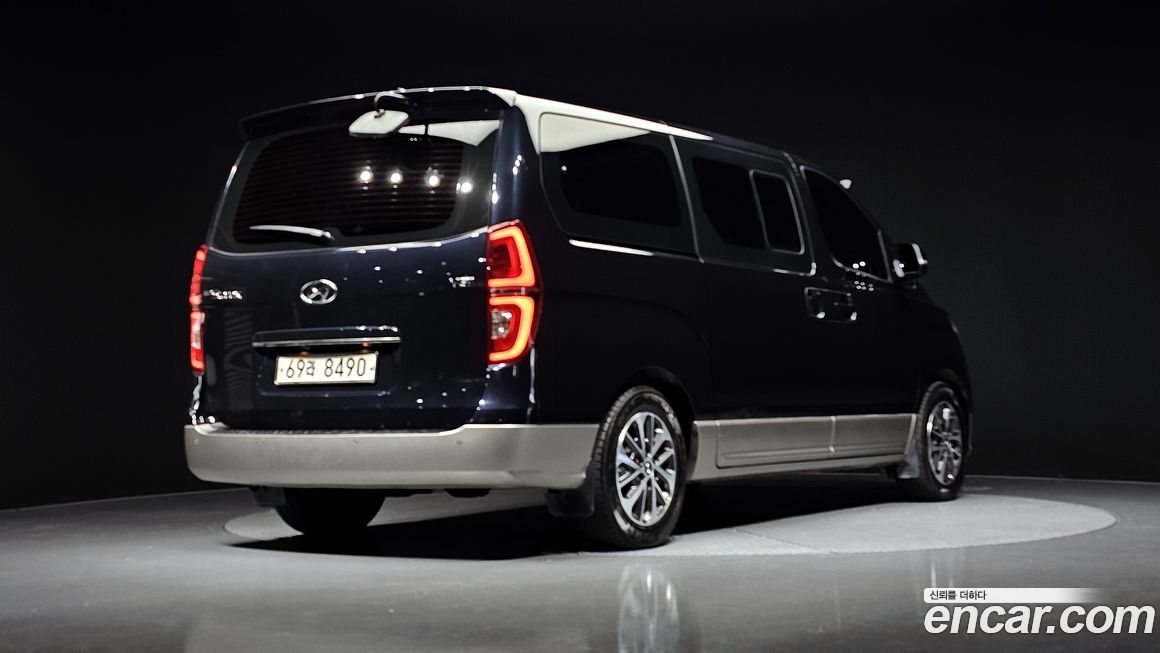 Hyundai Starex 2019