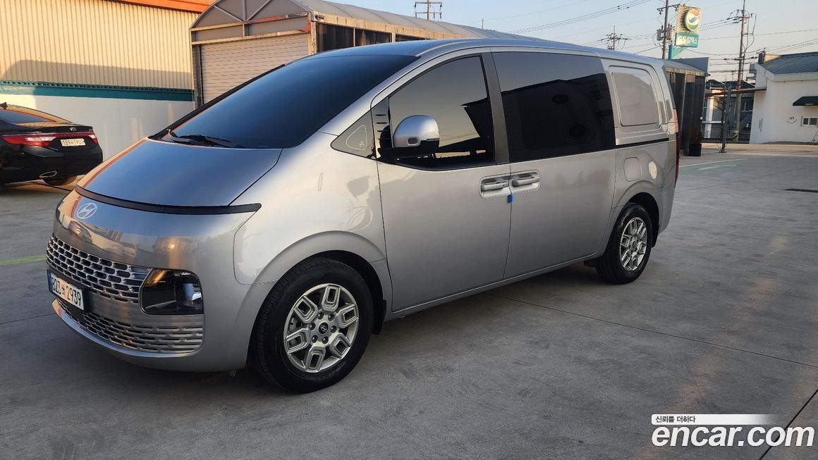 Hyundai Staria 2025
