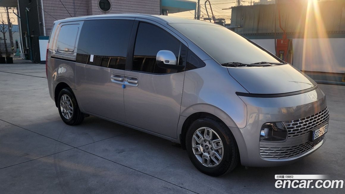 Hyundai Staria 2025