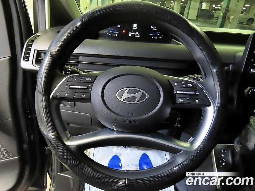 Hyundai Staria 2025