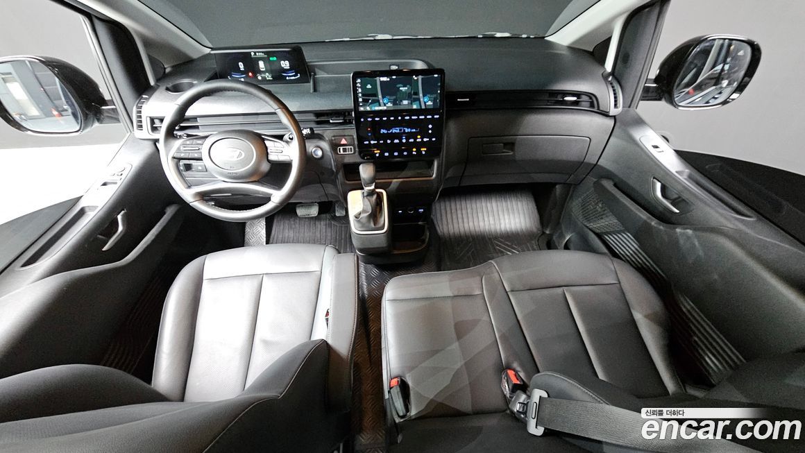 Hyundai Staria 2025
