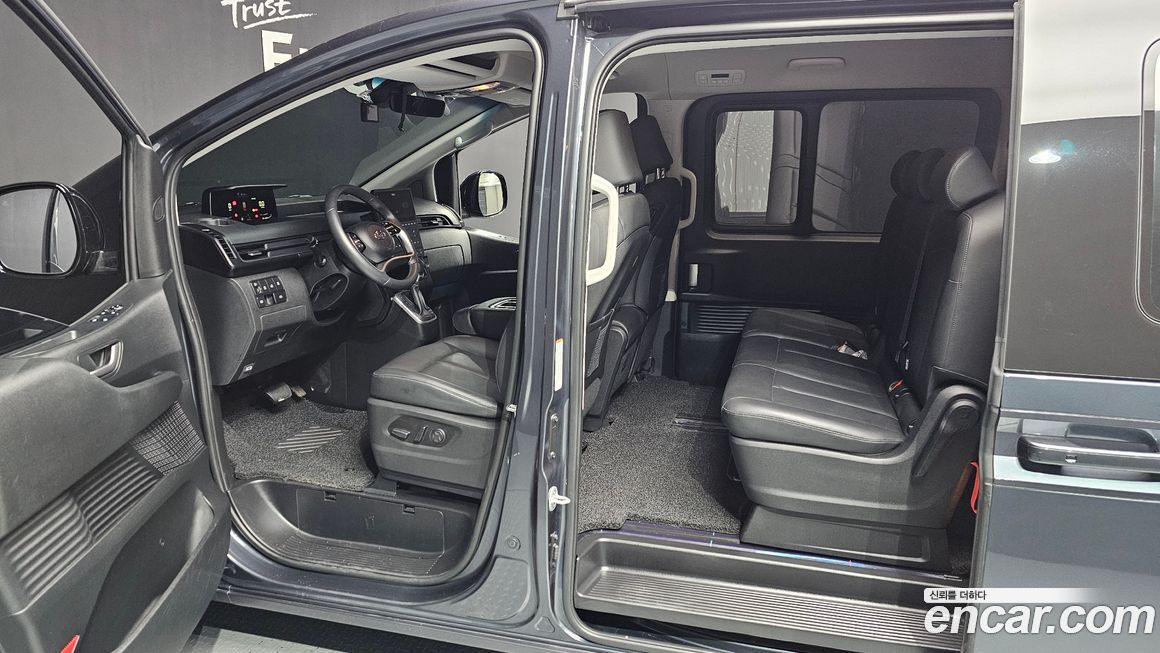 Hyundai Staria 2024