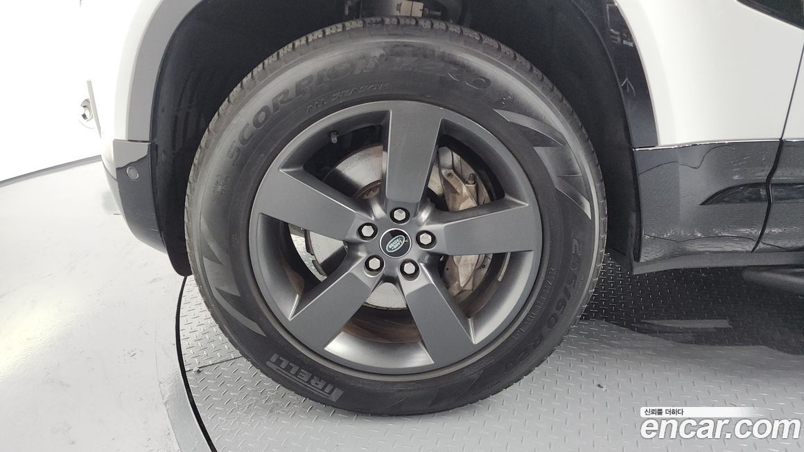 Land Rover Defender 2023