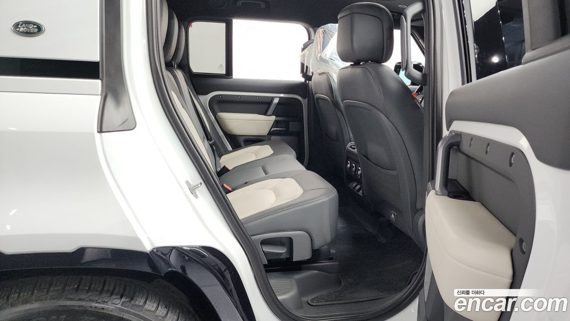 Land Rover Defender 2023