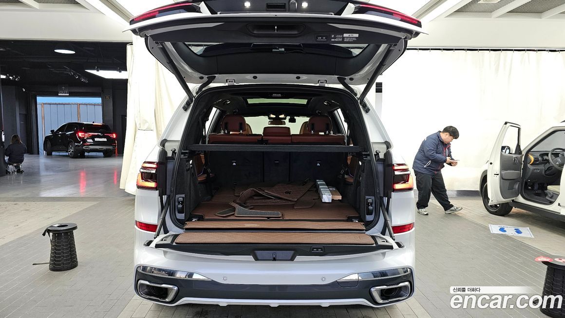 BMW X7 2025