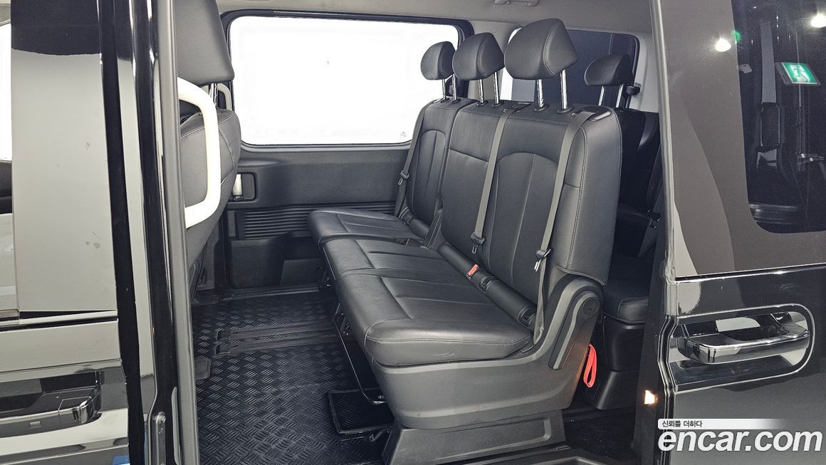 Hyundai Staria 2025