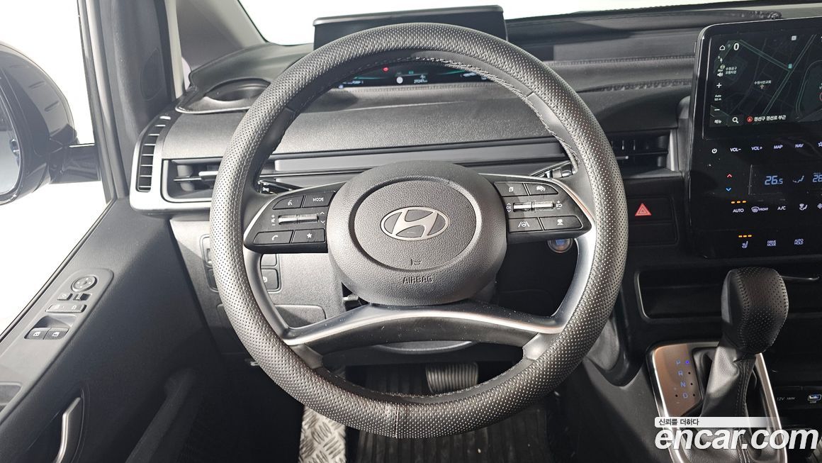 Hyundai Staria 2025