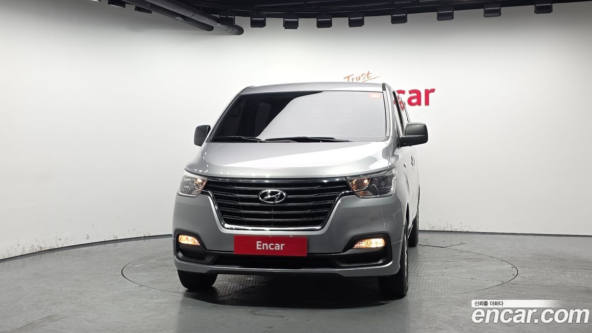 Hyundai Starex 2021