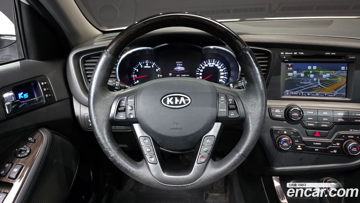 Kia K5 2011