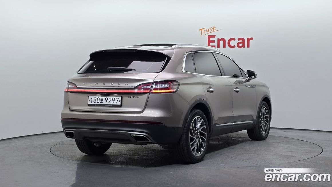 Lincoln Nautilus 2020