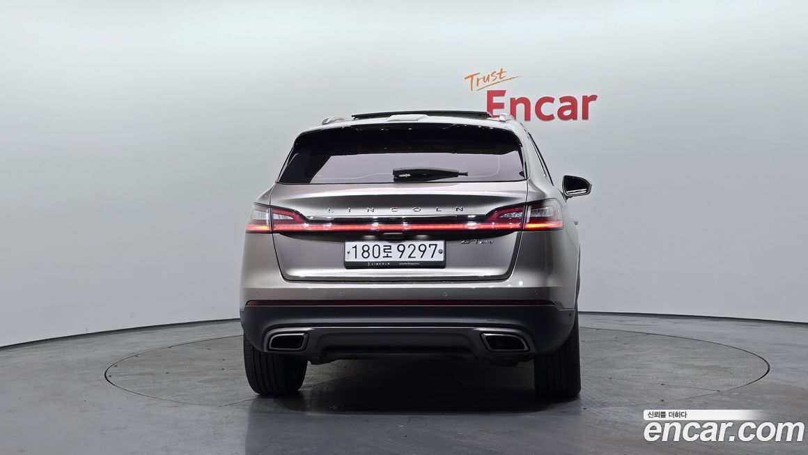 Lincoln Nautilus 2020