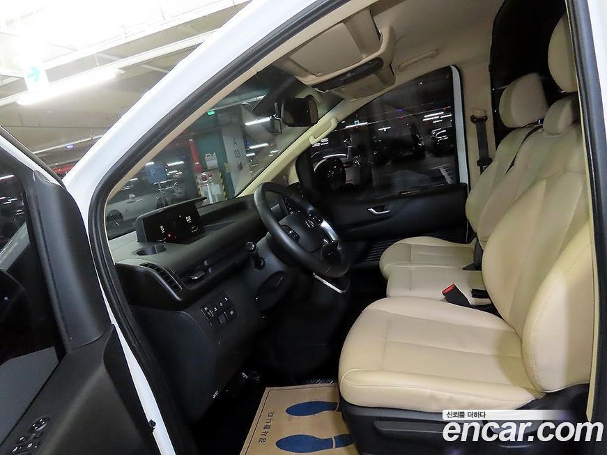 Hyundai Staria 2025
