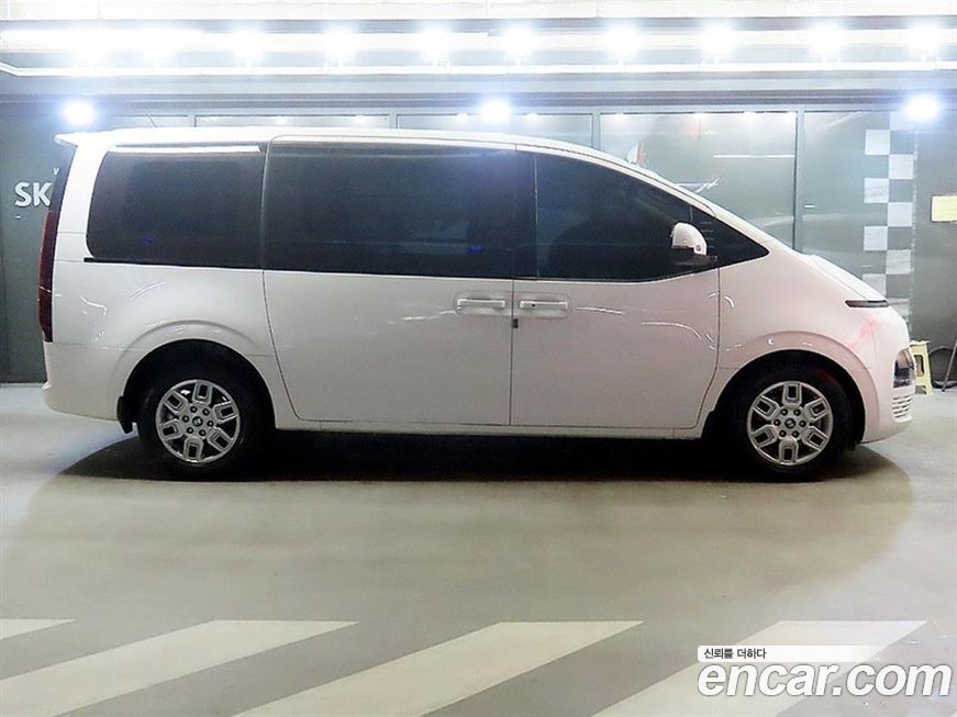 Hyundai Staria 2025