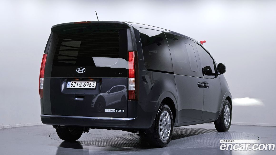 Hyundai Staria 2025