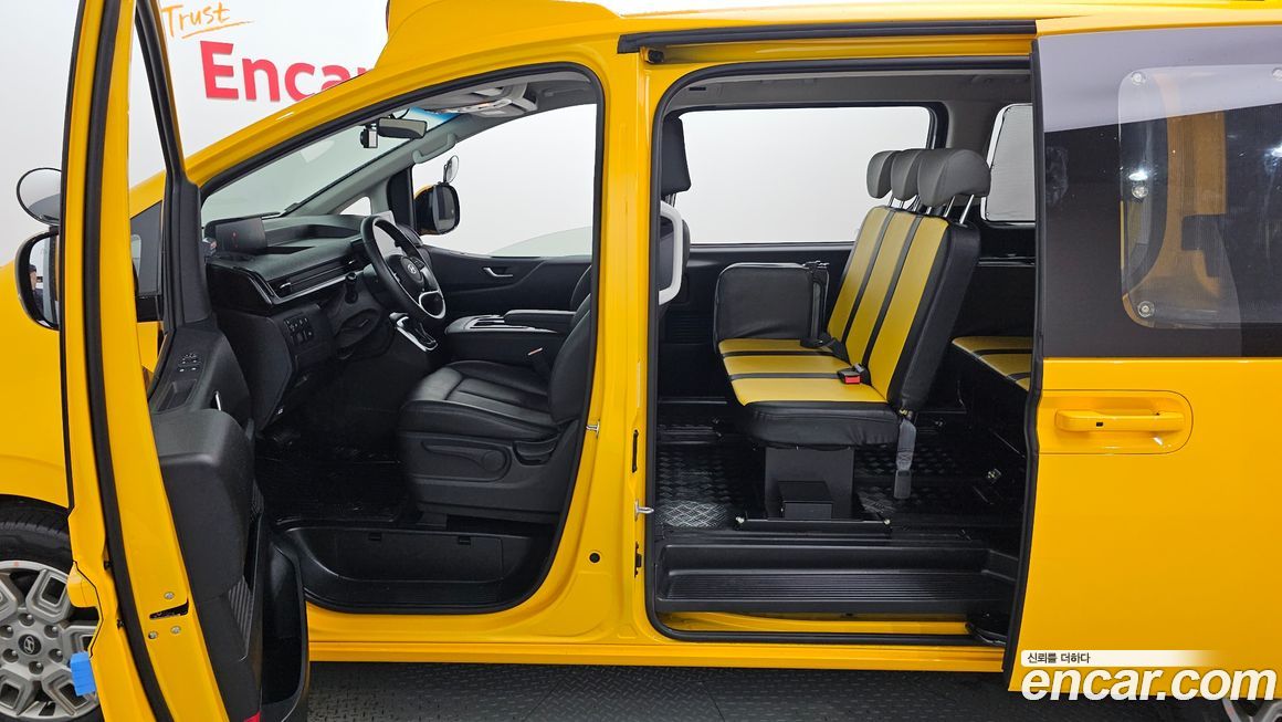 Hyundai Staria 2025