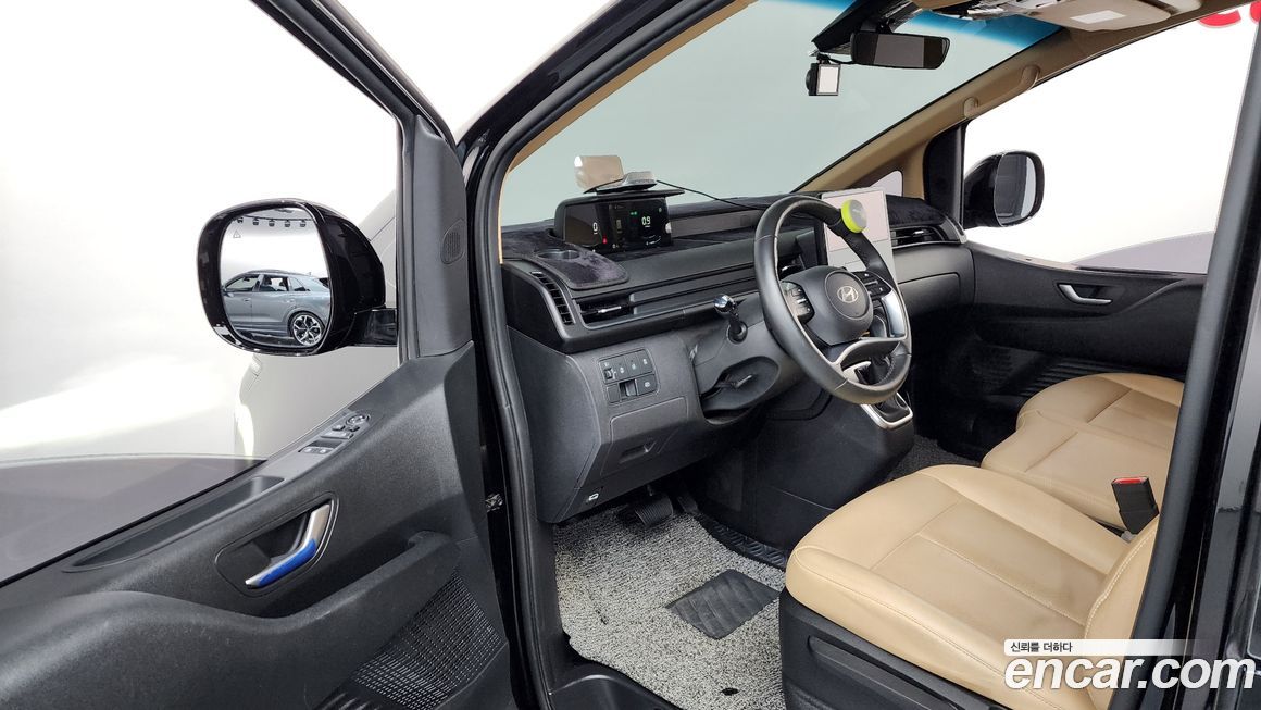 Hyundai Staria 2025