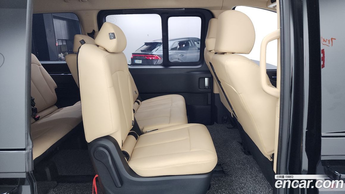 Hyundai Staria 2025